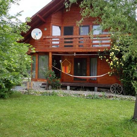 Вілла The Wooden House Moldovenesti Екстер'єр фото